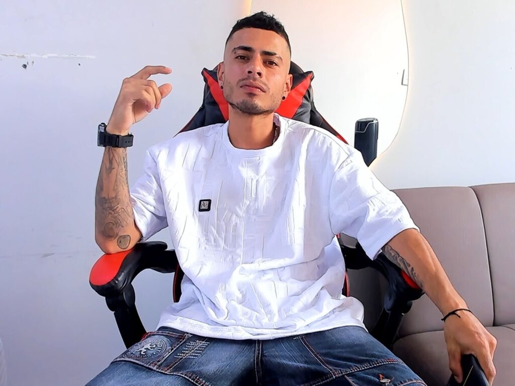 Webcam Nude with MatthewCullenn