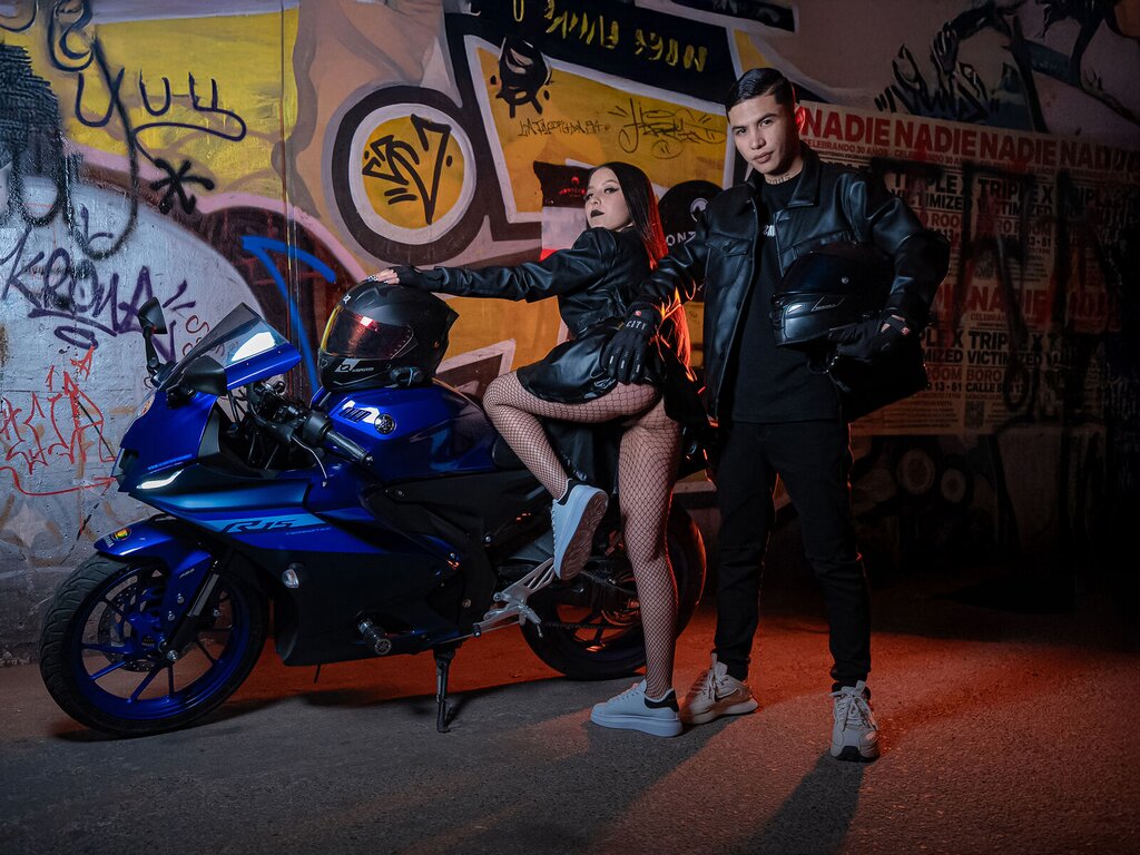 Webcam Nude with JustinAndMia