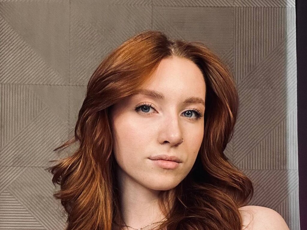 Webcam Nude with AuroraNix