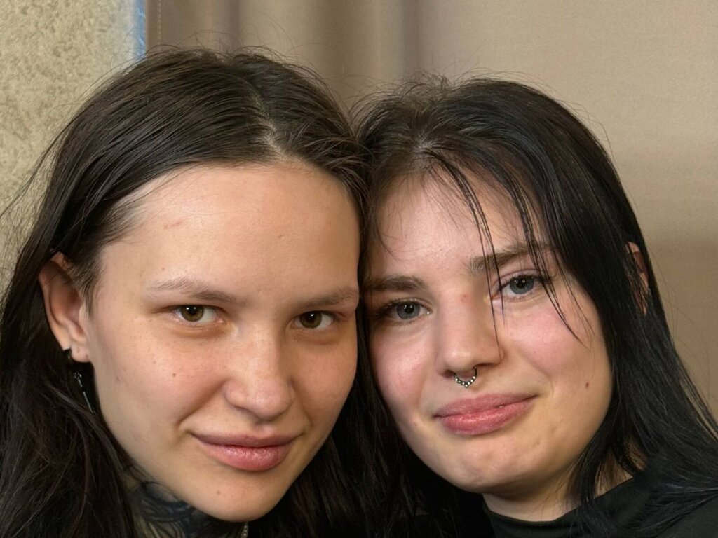 Webcam Nude with MaryettaAndKenia